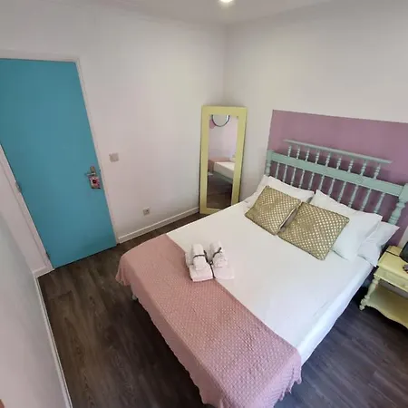 Near Parque Eduardo Vii * Lissabon